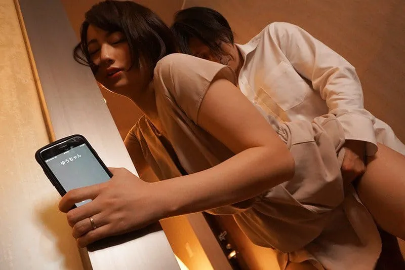 Người vợ đi họp lớp rồi xxx với nyc mặc cho người chồng ở nhà chờ